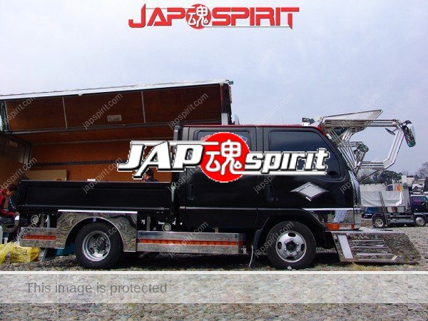 MISTUBISHI Canter dubble cab, flat body, black body Art truck, big visor & big bumper (1)