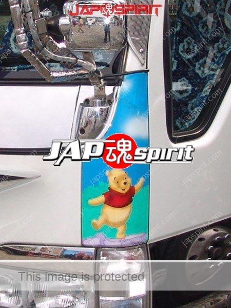 NISSAN ATLAS Art truck style, white color, flat body, small Winnie-the-Pooh air brush paint (1)