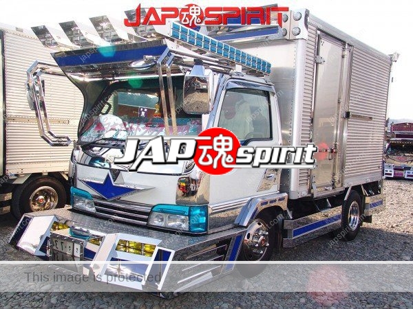 ISUZU Elf, Art truck style, team "Yakousendan". Box car type. (1)