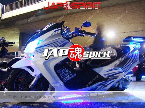 HONDA Forza MF06, white color with blue line. light up (3)