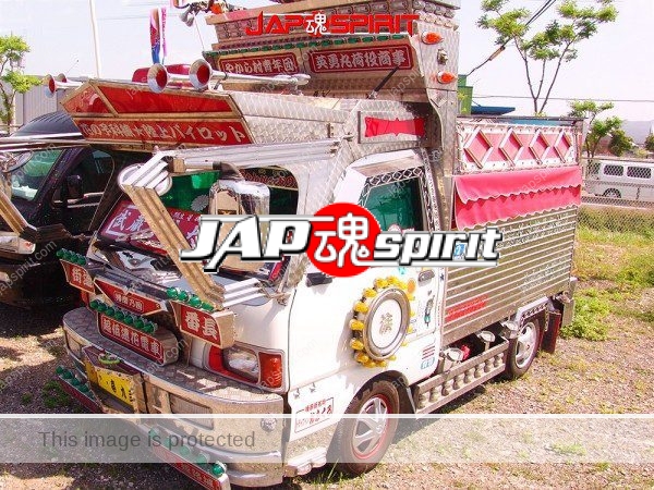 DAIHATSU HIJET, art truck style, unbalanced decoration (3)