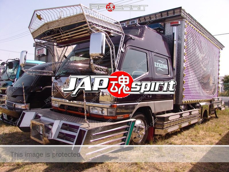 MITSUBISHI FUSO Canter, dubble cab box car, art truck style, team Kashoukai. big visor & bumper (2)