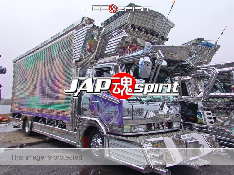 MITSUBISHI Fuso fighter, box car type, art truck, team Beyukai, Riehime. Yakuza lady paint (3)