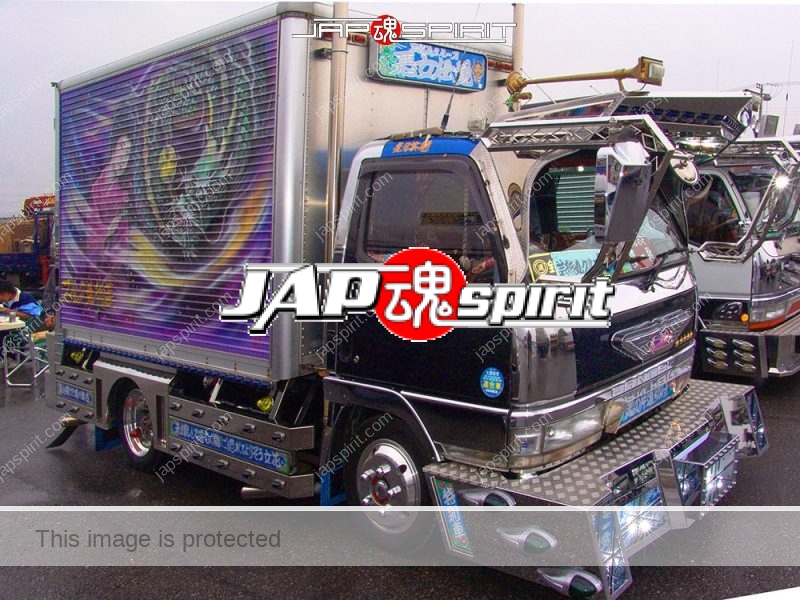 Akujodensetsu FUSO Canter art truck with Sekigushikougei paint (1)