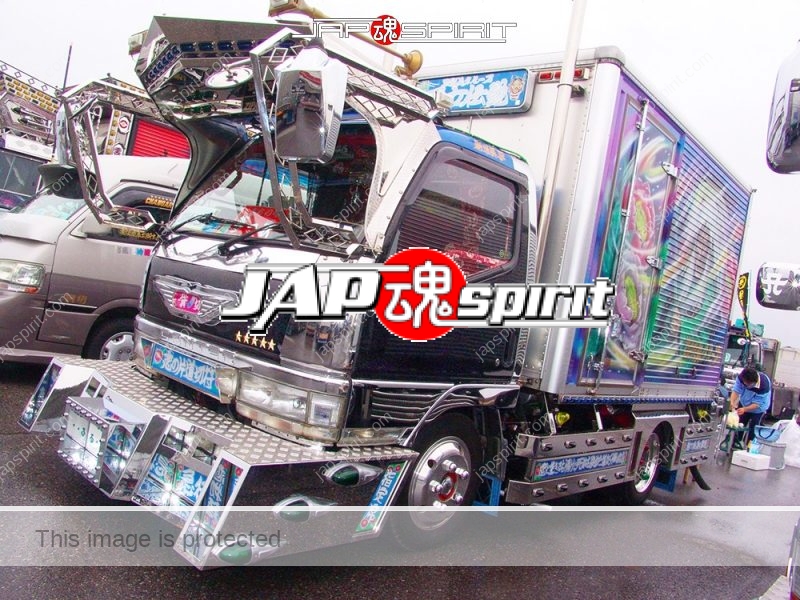 Akujodensetsu FUSO Canter art truck with Sekigushikougei paint (3)