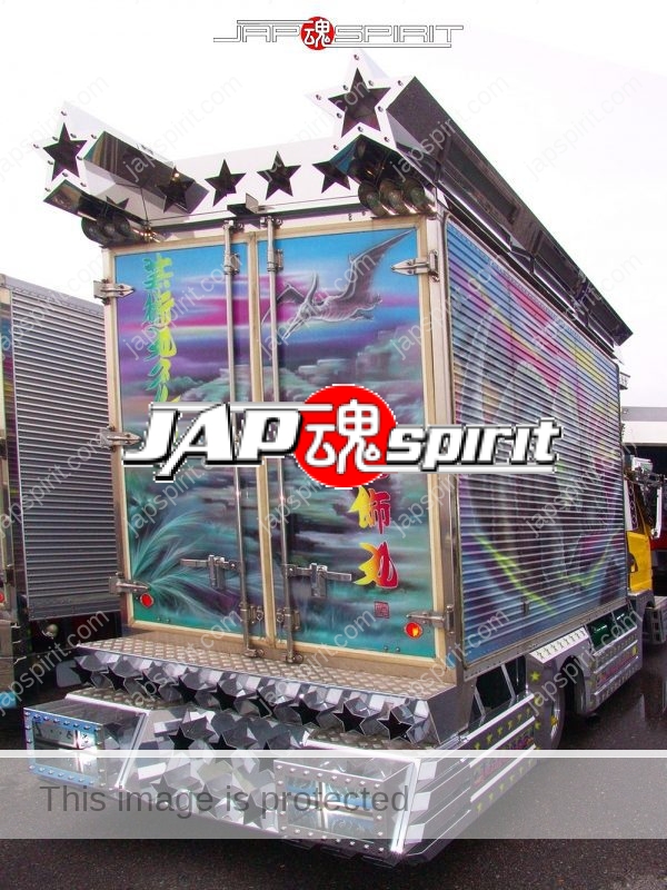 Denshokumaru of Geijutsu group, Isuzu elf art truck with Dinosaur air brush paint (3)