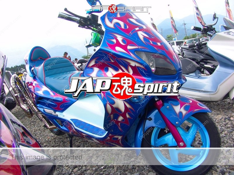 HONDA Forza with long rounded muffler and vivid body paint pattern (5)