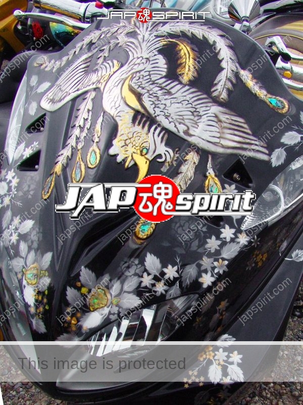 YAMAHA Majesty, phoenix air brush paint on black body with old Japanese style paint (2)
