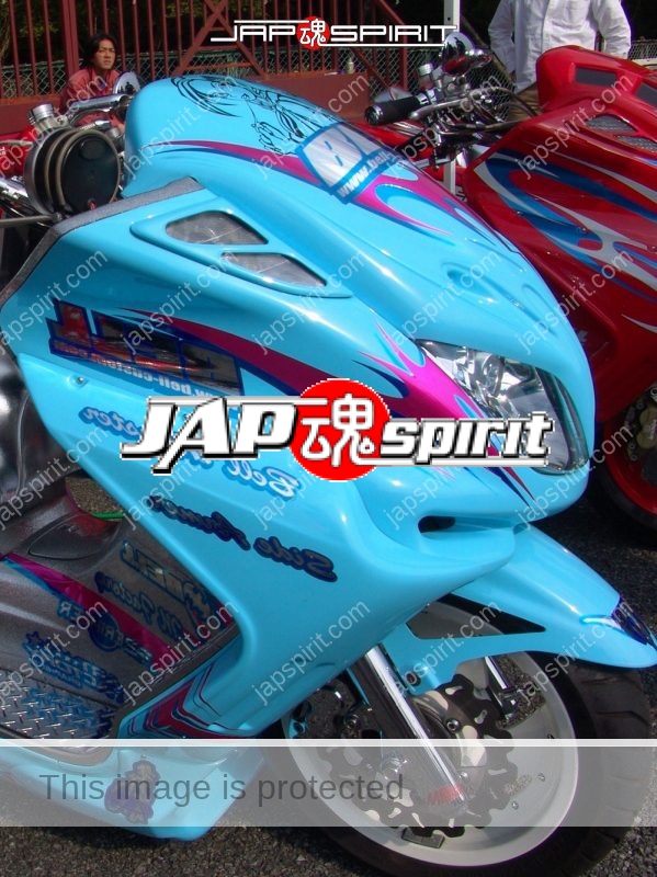 YAMAHA Majesty light blue color with shining silver sheet, wing rear fender & GT wing (2)