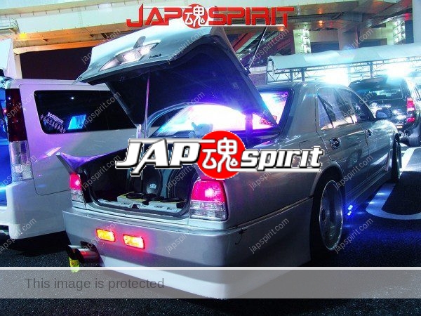 NISSAN CIMA 2nd FY32, VIP style, Sotomuki sound car, with upwing and speaker in trunk (2)