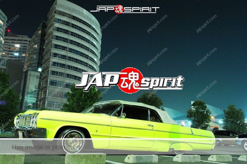 CHEVROET Impala 64 coupe lowrider yellow body at night Minatomirai parking (2)