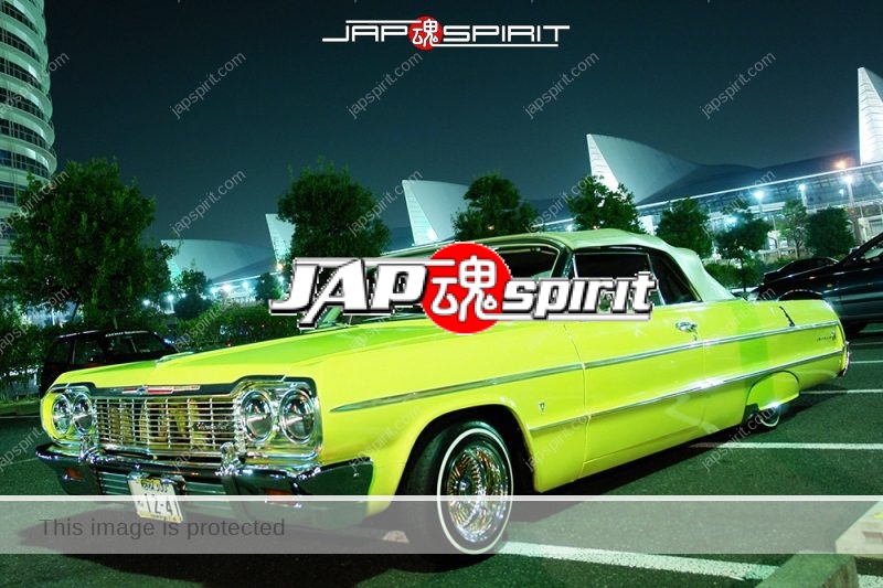 CHEVROET Impala 64 coupe lowrider yellow body at night Minatomirai parking (3)