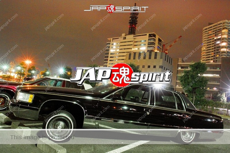 Cadillac Fleetwood 2nd Lowrider style black color at Minatomirai Parking (1)