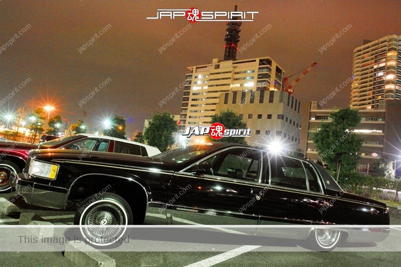 Cadillac Fleetwood 2nd Lowrider style black color at Minatomirai Parking (1)