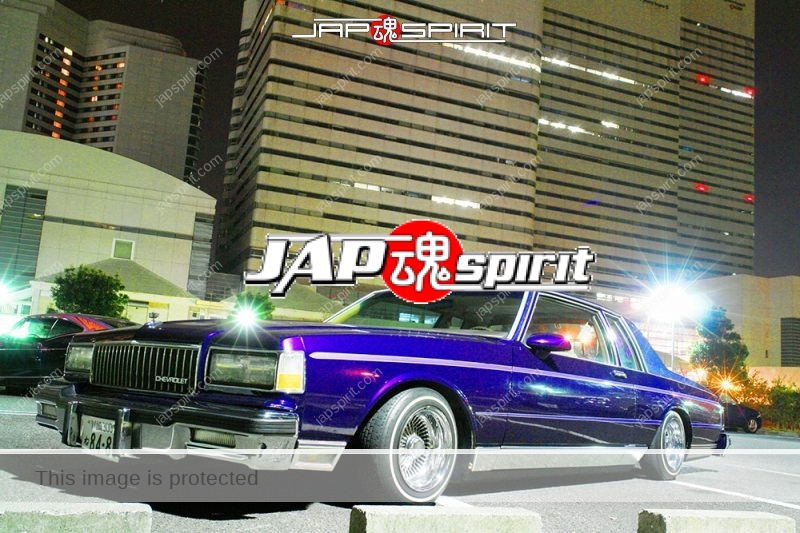 Chevrolet Caprice 3rd lowrider style blue color at Minatomirai parking (1)