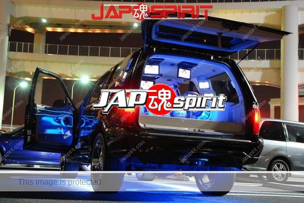 TOYOTA Hilux 6th, Beautiful blue lighting with many speakers & monitors (1)
