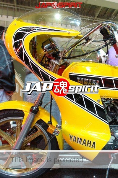 YAMAHA RD400, Zokusha style, Yellow color Rocket cowl, Red sandan sheet, Rising sun & mt.fuji korukuhan helmet (2)