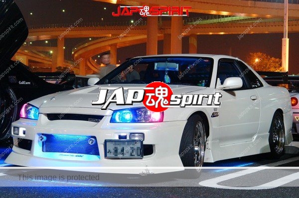 NISSAN Skyline R34, Spokon style, white body with blue light up in the front gril (2)