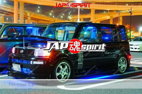 TOYOTA dB/Scion, dress up style, blue lighting, balck & silver bldy color (1)