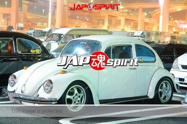 Volkswagen Type 1 Beetle, black, yellow, red, green silver and white at night Daikoku parking (3)