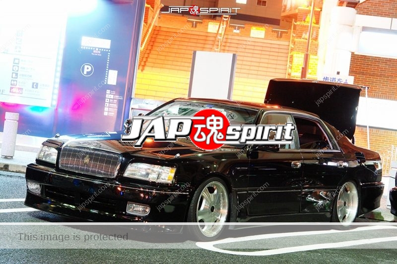 TOYOTA CROWN MAJESTA 2nd S150, VIP style & Sotomuki sound car, with 18 speakers & 3 LED monitor (1)