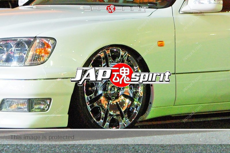 TOYOTA Crown 11 th S17, VIP style, white color chrome wheel (1)