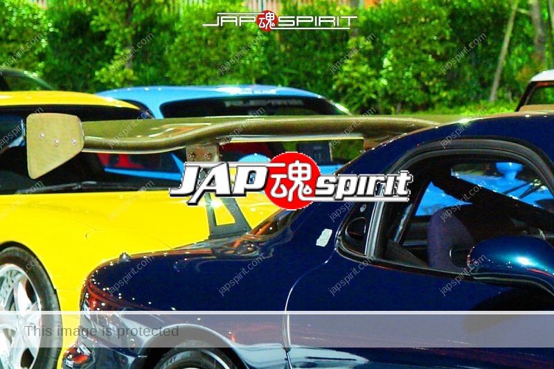 MAZDA RX7 FD Spokon style Midnight blue color with big golden GT wing (1)