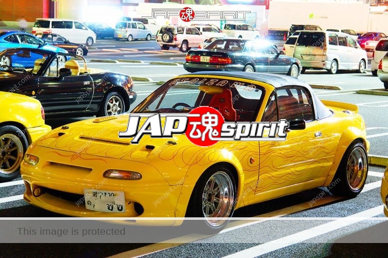 MAZDA Roadster (MX-5), yellow with red pinstripe fire pattern, over fender by R.Saizawa (3)