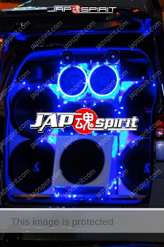 NISSAN ELGRAND 1st Sotomuki style sound car blue lighting at Daikoku PA (1)