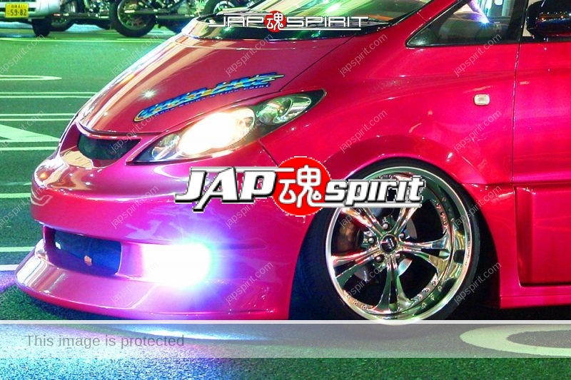 TOYOTA Estima dress up style pink color simple but stylish underbody (2)