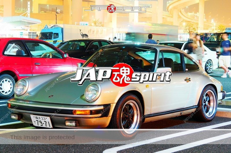 PORSCHE911 2nd 930 Super car silver at Daikoku parking (2)