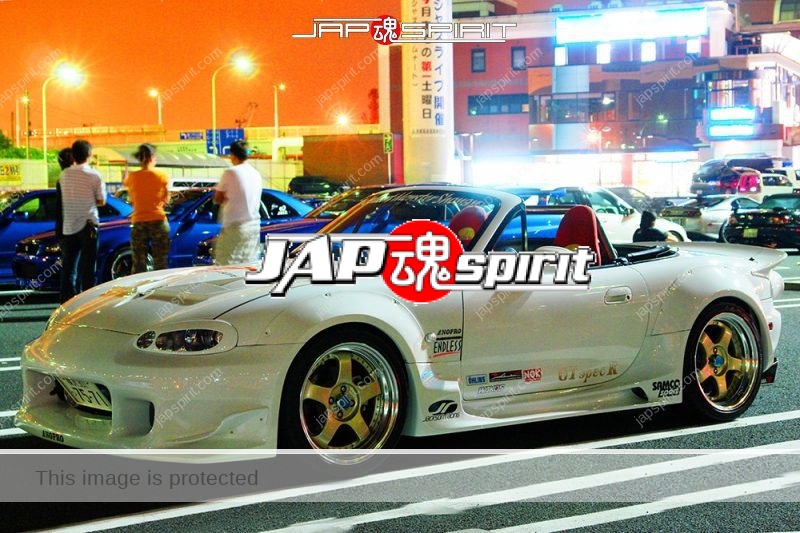 MAZDA RX7 FD convertible GT spec special fender white body at Daikoku PA (4)