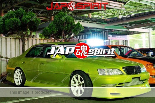 TOYOTA CRESTA 5th x100, street drift style, gold color with white wheel at Ooi futo (2)