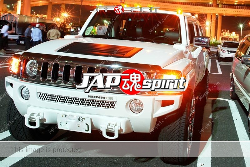 HUMMER H3 white color with chrome wheel at Daikoku PA (2)