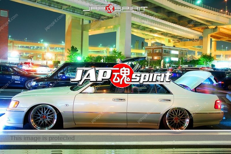 NISSAN Cima 3rd Y33 sotomuki vip style white color sound built in sound system in trunk (2)