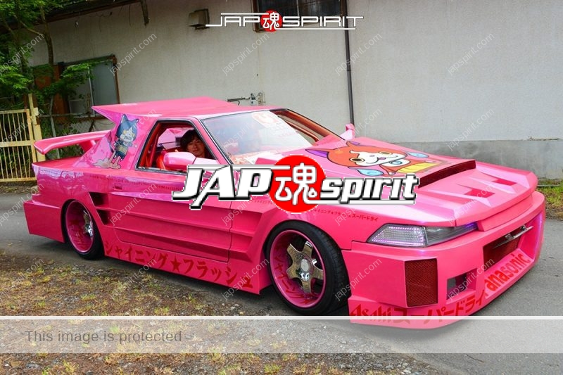 The most insane pink TOYOTA Soara, dress up style GUNDAM custom team "Shining flash" (1)