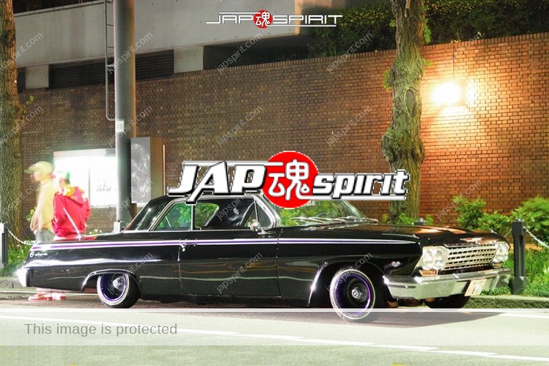 CHEVROLET-Impala-Hardtop-Coup-1961-lowrider-black-color-at-Minatomirai-03