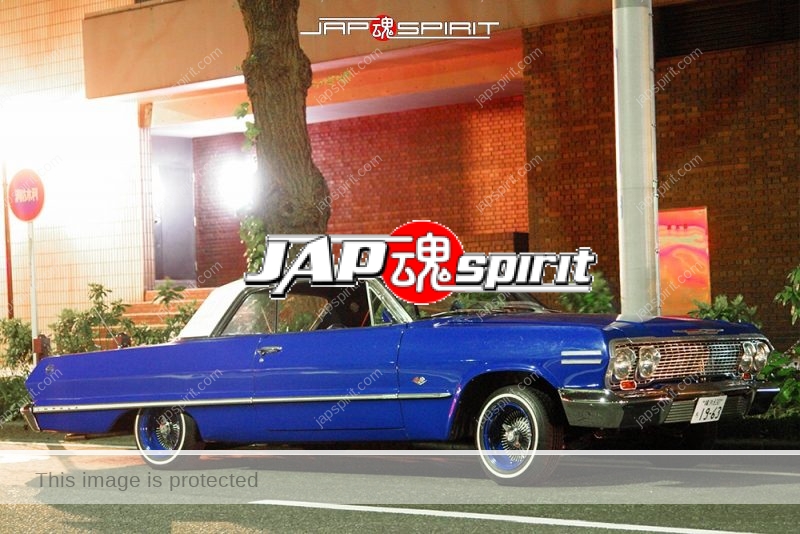 CHEVROLET-Impala-SS-Hardtop-Sport-Coupe-lowrider-blue-color-at-Minatomirai-Yamashita-park-02