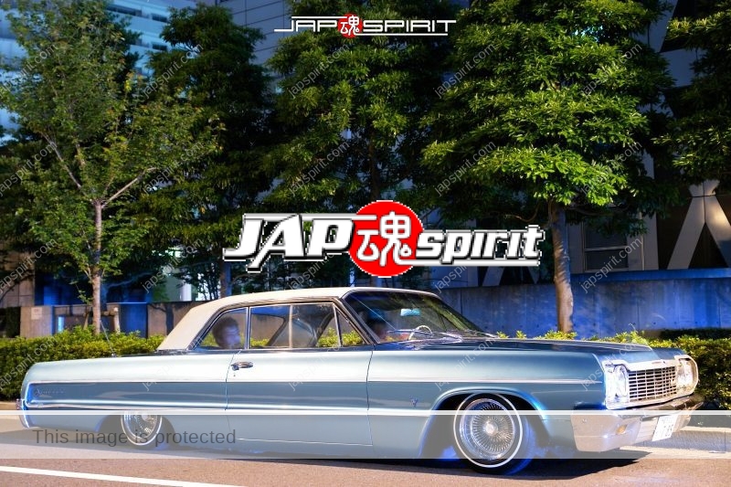 Chevrolet-Impala-SS-Hardtop-Sport-Coupe1964-light-blue-lowrider-at-Minatomirai-01