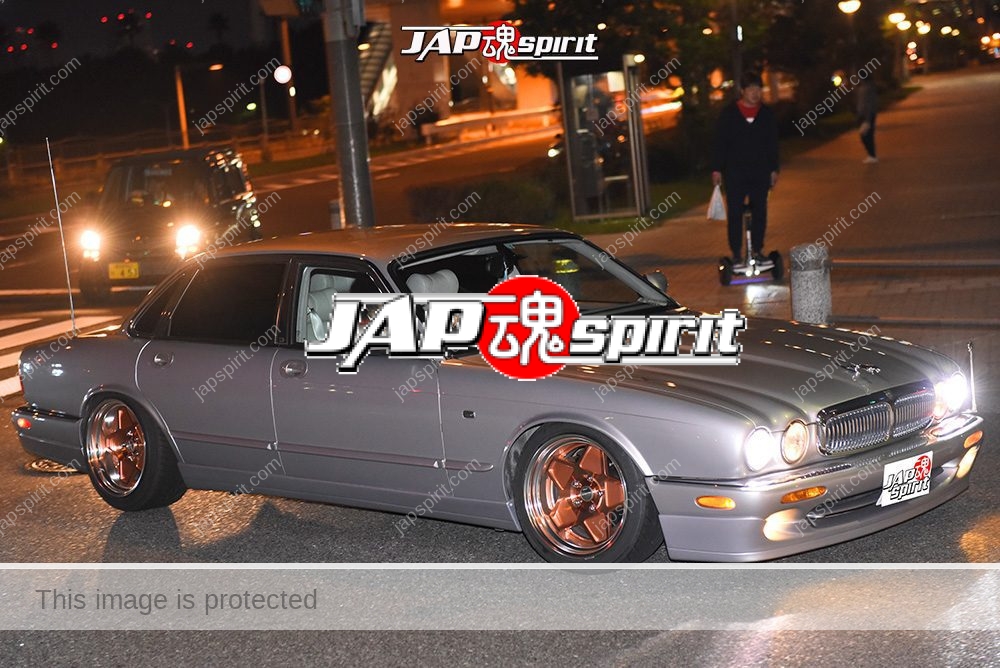 Stancenation 2016 Jaguar XJ X300 hellaflush silver body chocolate color wheel at odaiba
