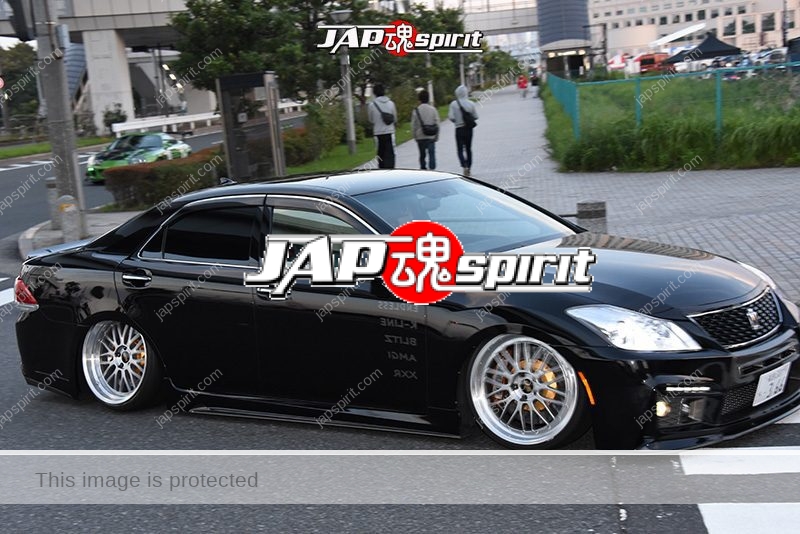 Stancenation 2016 Toyota Crown s20 Vip Hellaflush black body silver wheel at odaiba