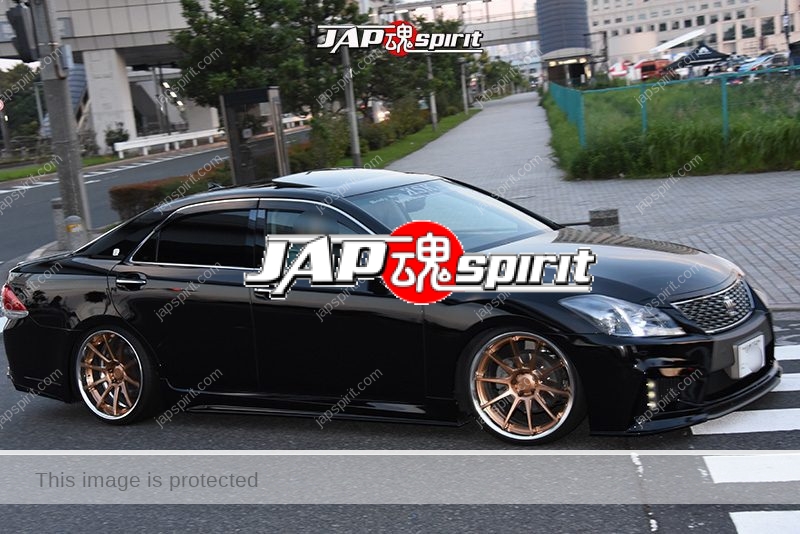 Stancenation 2016 Toyota Crown S20 VIP hellaflush black body gold wheel at odaiba