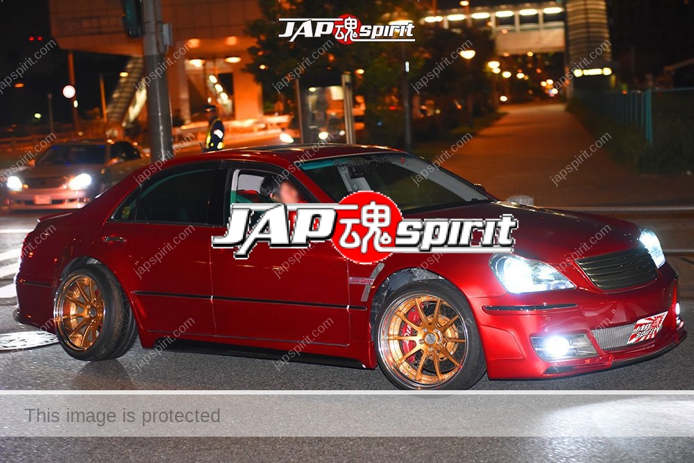 Stancenation 2016 Toyota Crown majesta s180 vip style Dark red body gold wheel at odaiba