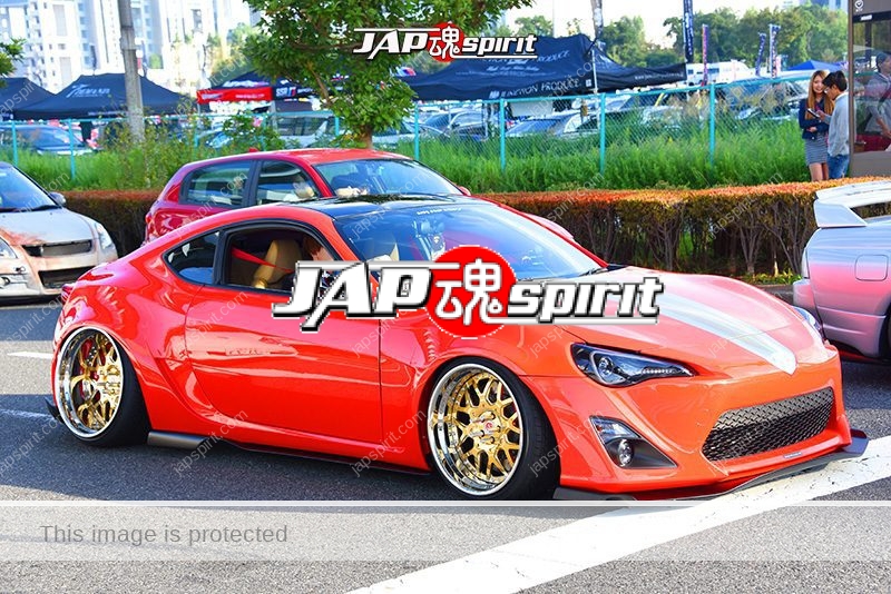 Stancenation 2016 Toyota GT86 hellaflush tsuraichi gold wheel red body at odaiba