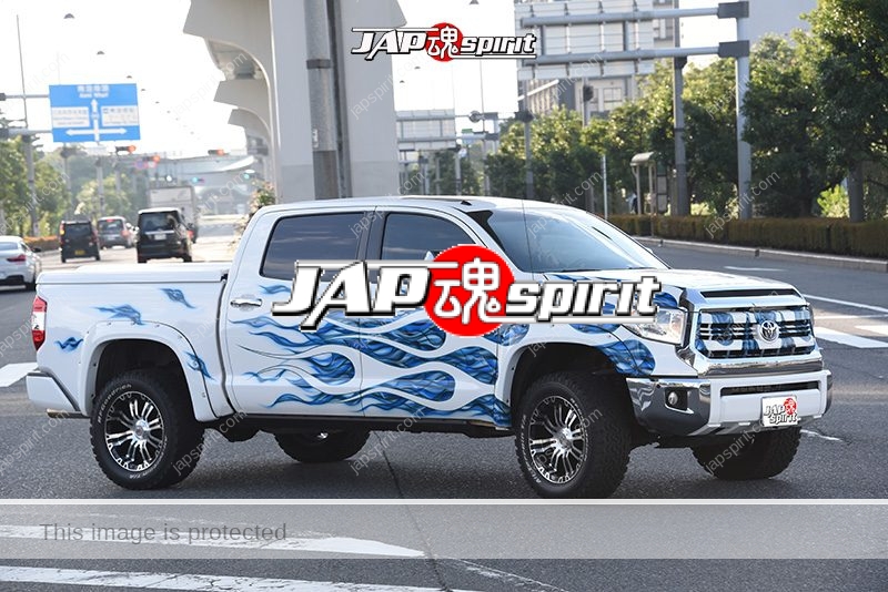 Stancenation 2016 Toyota Tundra special paint blue fire pattern on white body at odaiba