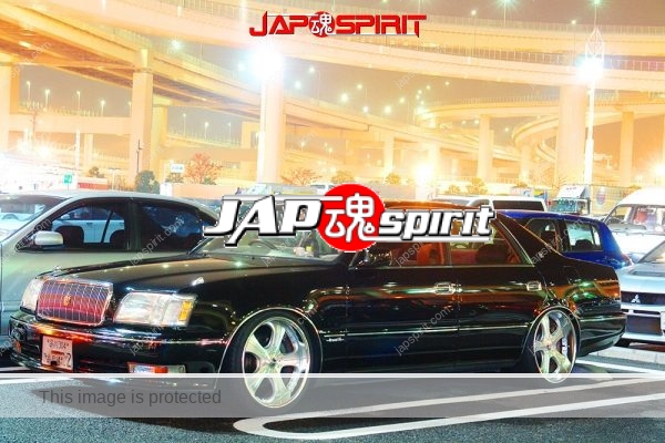 TOYOTA Crown 10th S15, VIP style, black color and silver wheel, shakotan low down (1)