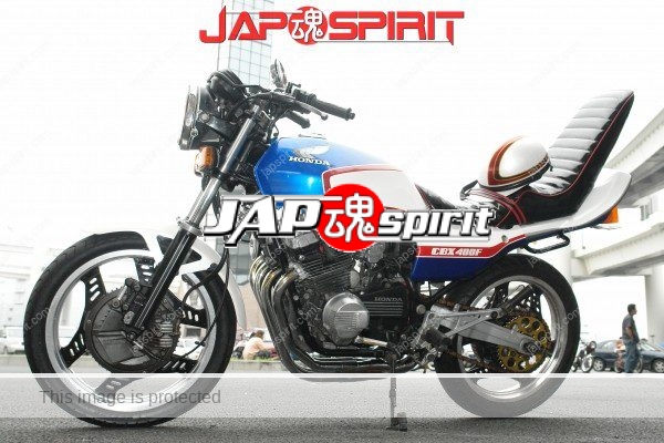Honda CBX 400 F, blue and white color and sandan sheet