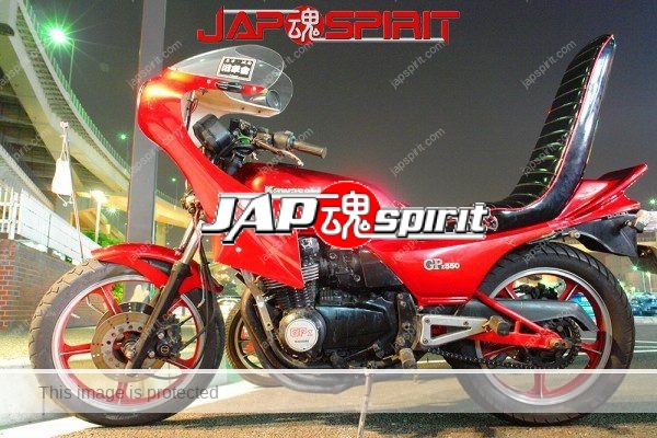 KAWASAKI GPZ550, Zokusha style, Rocket cowl, black sandan sheet, red color