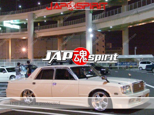 TOYOTA Century 1st VG, VIP style royal white color and silver wheel (1)