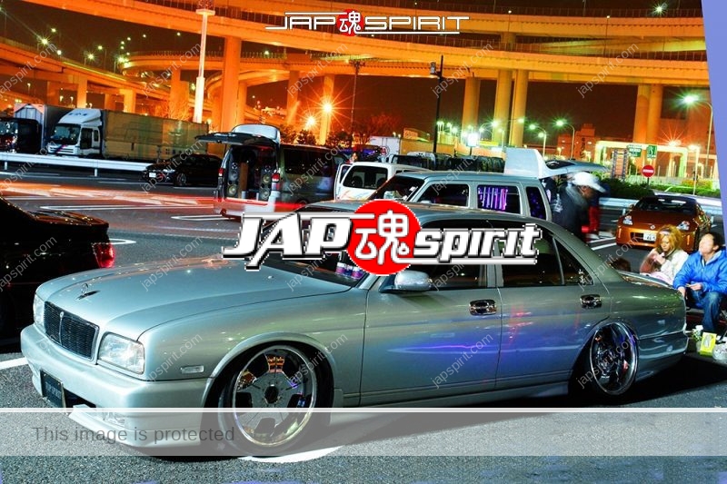 nissan-cima-vip-style-negative-camber-silver-body-plating-wheel